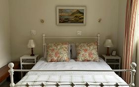 Private Garden Studio Cottage With Bbq 10 Min Walk To Pennington Beach